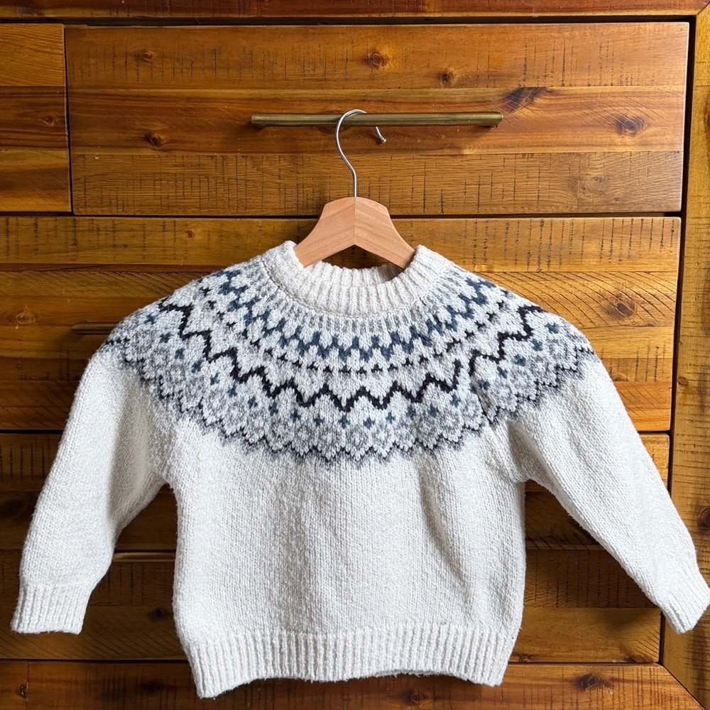 Zara Boys Cozy White and Gray Patterned Sweater - Picture 2 of 4